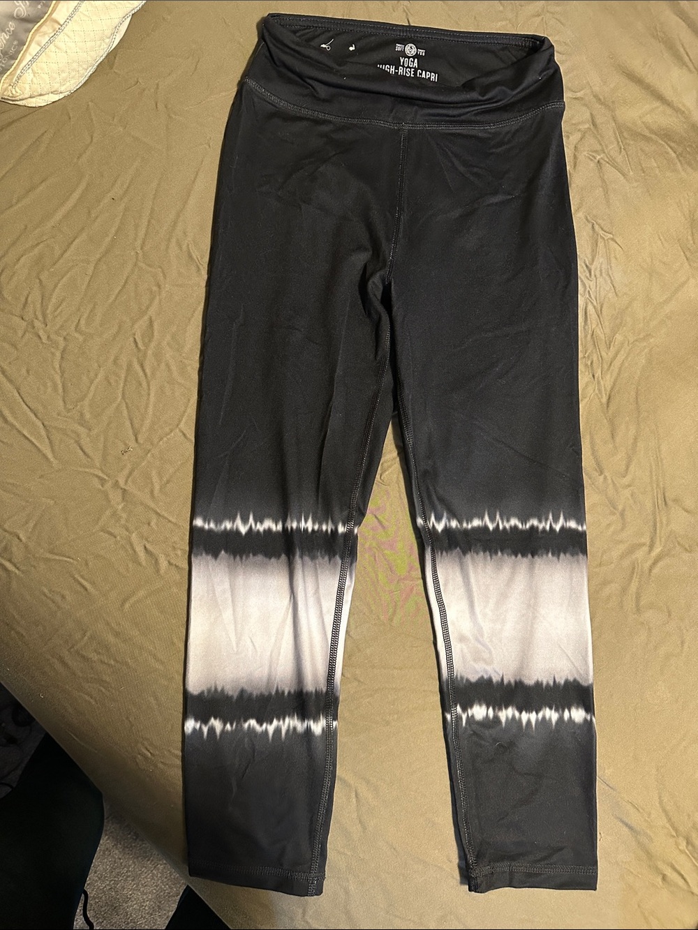 SO Capri Leggings - Black and White Tie-Dye